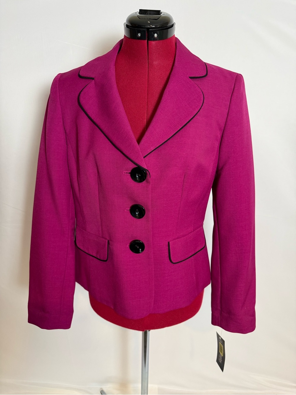 NWT Le Suit Blazer Women's Size 6P Fuchsia with Black Trim 3-Button Closure